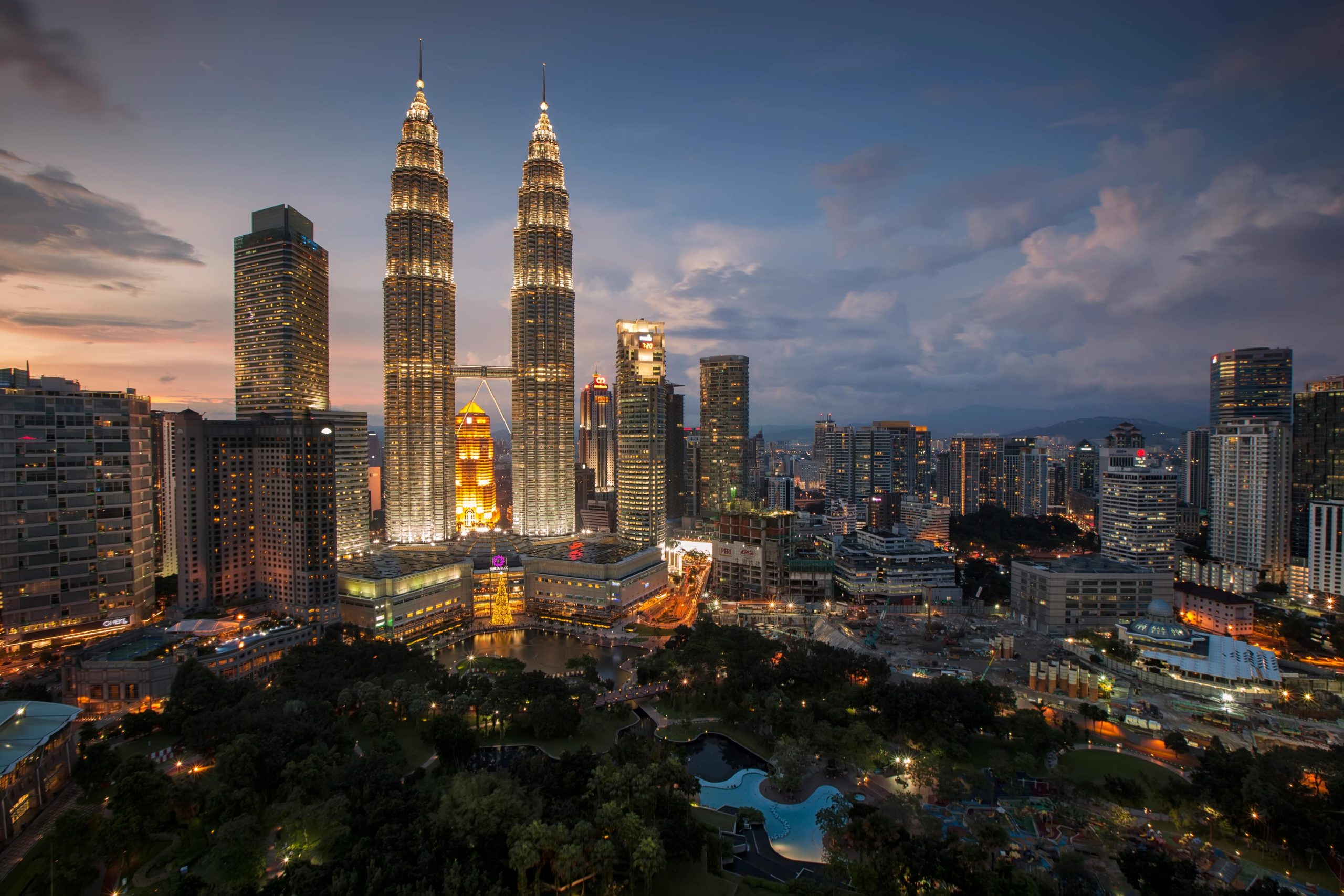 KL BY NIGHT KL BY NIGHT